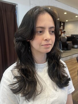 ノラキチジョウジ(NORA KICHIJOJI) 顔周りレイヤーカットシースルーバング耳かけくびれミディアム