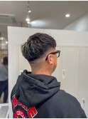黒髪スキンフェード×アップバングショート