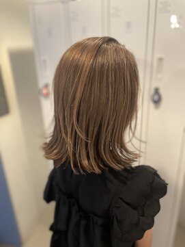 アズーア ヘアーアンドスパ(azure hair&spa) ツヤ感ブラウンの大人ミディアム