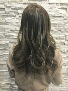 トータルビューティサロン シェリ(total beauty salon cheri) 冬にピッタリの、抜け感ハイライト☆