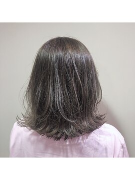 ジーナ セントラル銀座(Zina) 小顔オリーブカラーボブルフハイライトカラークールショート