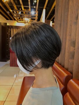 クオリス 上福岡店(QUALIS) 前下がり/グラボブ/ショート/ショートボブ/小顔/丸みショート