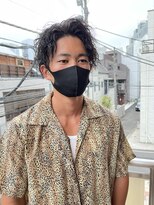 ツイストスパイラルパーマ　メンズパーマ　センターパート