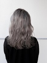 デビュー ヘアーメイク&nbsp;波ウェーブ　グレージュカラー