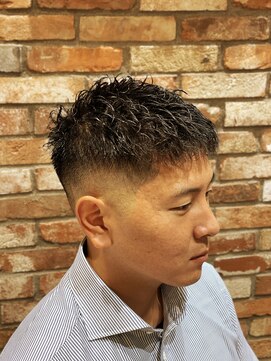 ヒロギンザバーバーショップ 丸の内店(HIRO GINZA BARBER SHOP) クロップスタイル×ツイストパーマ×フェードカット