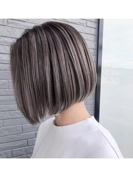 エミール(Emiile) 周りから褒められる『大人ボブ』