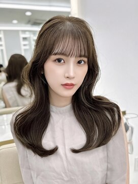 マウル 栄(MAEUL) ぱっつん前髪　韓国ヘア　レイヤーカット