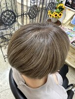 アルファ インタラクティブ エム フラワー(ALUFA interactive.M Flower)&nbsp;30代40代50代/小顔ショート/白髪染ぼかし/アッシュ/ハイライト