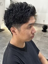 ヒュイル バイ ニアウ(Hwyl by Niau) メンズマッシュパーマニュアンスパーマスパイラルパーマ刈り上げ