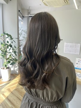 リジー(Litzy) レイヤーカット/オリーブカラー《木寺樹莉》