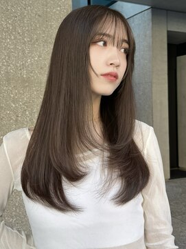 ローネス(LONESS) 透明感たっぷりくすみベージュと動きのあるレイヤーカット