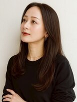 ミロア 薬院(miroa)&nbsp;顔周りカット ロングレイヤー シアーブラウン 20代 オーガニック