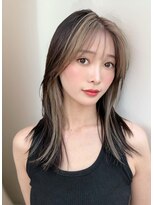 ミスグランディーヴィラス(Miss Grandee VILLAS) フェイスフレーミング前髪ありミルクティーベージュレイヤー