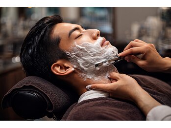 エフ ヘアー(F HAIR)の写真/顔の印象を決めるひげや眉はお任せ下さい!プロの手によるシェービング技術で,爽やかで清潔感溢れる印象に◎