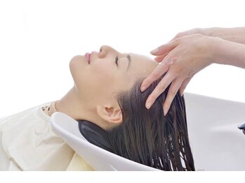 マホロバ(MAHOROBA)の写真/美しい髪は、健やかな頭皮から。至福のリラックスタイム