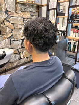マンハッタン(MANHATTAN)の写真/マンツーマン施術で叶えるメンズカジュアル！ツイスト・スパイラルパーマで毎日を楽しく♪