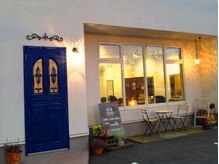 ディップアルチザン(dip artisan)の雰囲気(アトリエのような可愛い外観が目を引きます♪)