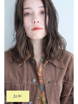 ラレイ(Lalei) 【表参道/青山】シアーグレー×ゆるウェーブミディ【ささき】