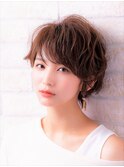 毛先パーマの黒髪ウォーターフォールにことりベージュハイライト