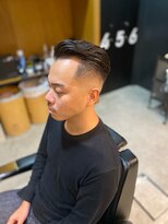 フランクスバーバー アンド ビアークラブ(FRANK'S BARBER and BEER CLUB)&nbsp;スキンフェードバーバースタイル七三オールバック