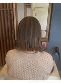 切りっぱなしボブ×ハイライトカラー