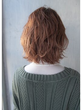 ヘアーアンドネイル フィフティーン ラブ 仙台泉大沢店(Hair&Nail Fifteen Love) ヘーゼルベージュの外ハネボブ/センターパート/ニュアンスパーマ