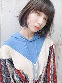イヤリングカラーと合わせた柔らか浮遊感ボブ
