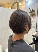 毛流れ重視のショートボブ大人ショート