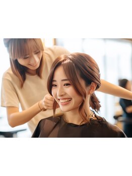 ガヤガヤしたサロンは苦手。そんなあなたに。洗練された隠れ家空間で、心も髪も満たされる特別なひと時を。