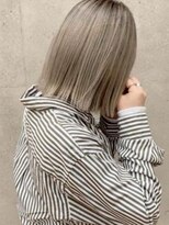 ピノ ウメダ(Pinot UMEDA)&nbsp;#アッシュベージュ　#切りっぱなしボブ