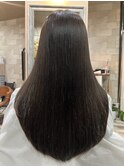 縮毛矯正+ダークチョコレートカラーで艶のあるヘアスタイルです