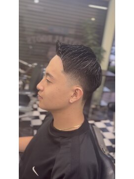 フェザーアップテーパーフェード