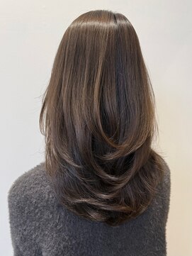 コルソ バイ ケーツー(CORSO by k-two) 大人女性/レイヤーカット/上品グレージュ/ワンカール