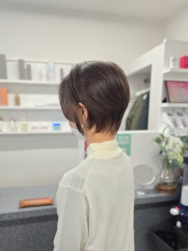 ポイズ(Phoitsu) 毛先軽めのショートヘア