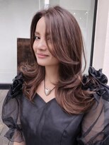 ロコスピアーズ(ROCO SPEARZ)&nbsp;重めレイヤー大人ブラウン小顔カット韓国人風ヘアワンカール