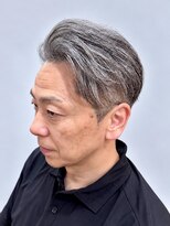 ヘアスタジオ ロメオ(hair studio Romeo) センターパート/グレイヘア