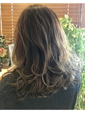 キートス(kiitos) 透明感◎カーキアッシュ