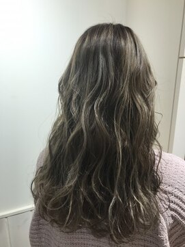 ネオリーブ クタ 町田店(Neolive kuta) [町田 Neolive kuta] グレージュカラー