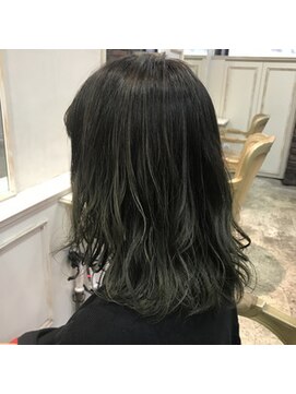 エイチ(H eitf) 【グラデーション エイチ原宿/小島遥香】