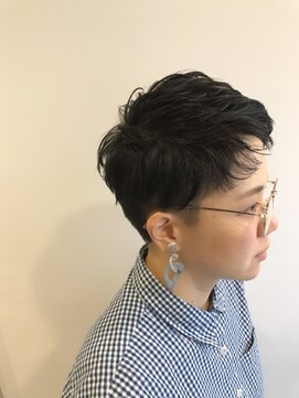 ウィ ラグゼ 北千住店(Oui luxe) 女性でもガッツリ刈り上げ◎【 インテリボーイッシュ 】