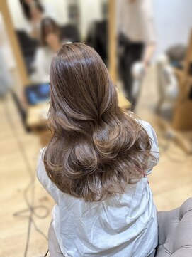 バイオレットジェム(Violet`jem) レイヤーカットプラチナグレージュベージュカラーくびれヘア