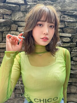 リリー(LiLy) ワイドな「ぱっつん前髪」と「カーキベージュ」【新沼舘正敏】