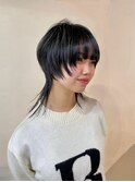 カッコいいのにカワイイ黒髪艶ウルフ