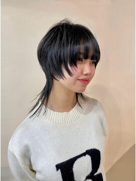 コニーズヘアサロン(Connie's Hair Salon) カッコいいのにカワイイ黒髪艶ウルフ