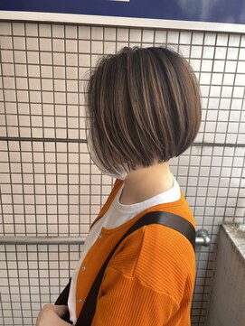 ルッツ カオラ(Ruttu KaoLa) 大人可愛い襟足スッキリ小顔ショート　30代40代50代　志木