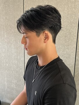 ニアウ 太田店(Niau) メンズナチュラルセンターパート毛流れ質感フェザーショート