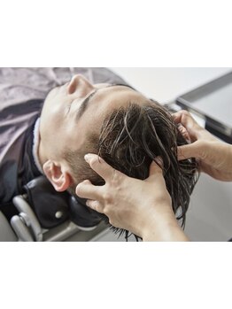 夜２１時まで営業！忙しい毎日に心も髪もリフレッシュしませんか♪[メンズ/ヘッドスパ/西中島南方徒歩3分]