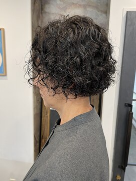 【中目黒】くるくるパーマと白髪ぼかしカラーのショートボブ♪