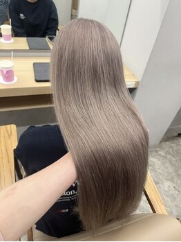 リベロ 柏(Libero)の写真/【柏駅徒歩3分】《Libero》の縮毛矯正はまっすぐになりすぎず自然な髪質に*毛先までまとまる艶髪が叶う♪