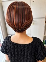 エジンバラ(ejinbara)&nbsp;大人女性に似合う艶髪ショートボブ×白髪ぼかしハイライト仕上げ